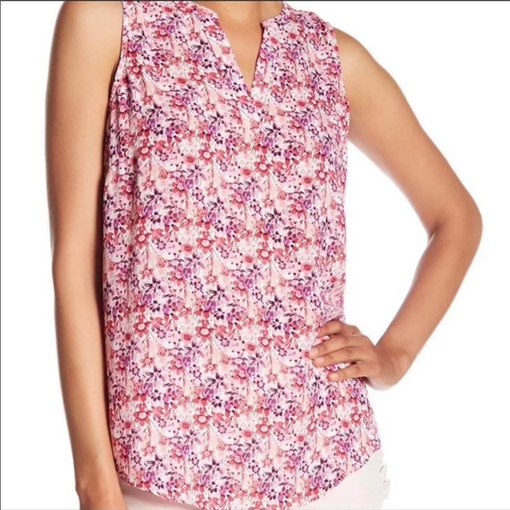 Adrianna papell sleeveless floral top